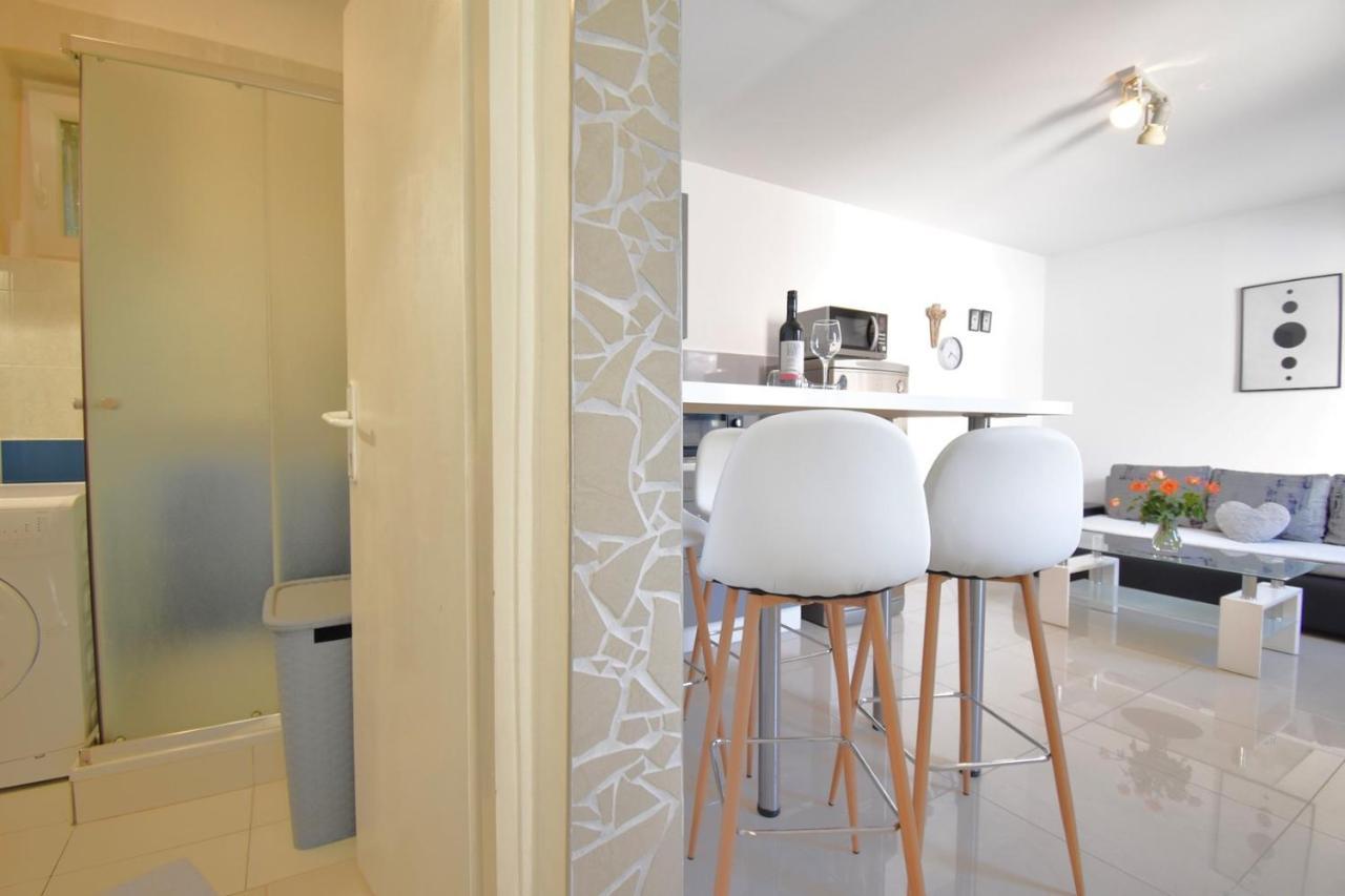 City Centre Apartment With Terrace 2 Pola Esterno foto