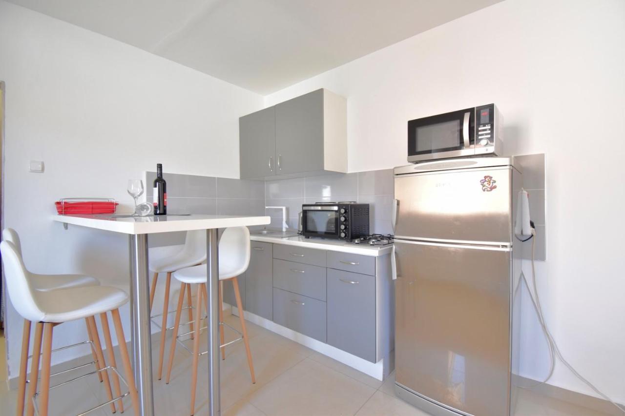 City Centre Apartment With Terrace 2 Pola Esterno foto