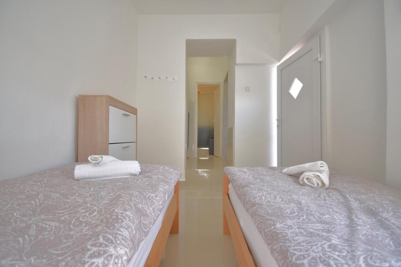 City Centre Apartment With Terrace 2 Pola Esterno foto
