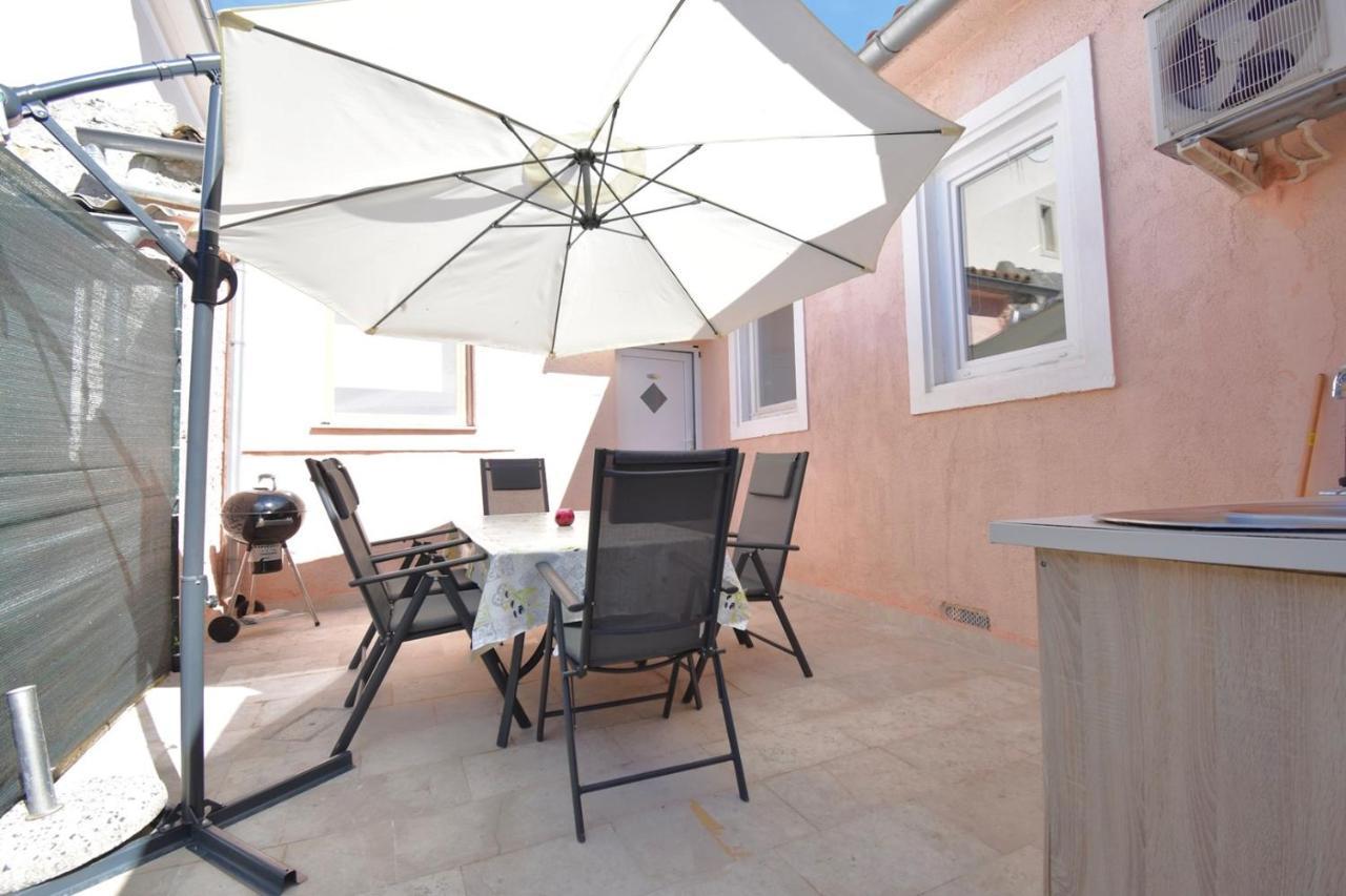 City Centre Apartment With Terrace 2 Pola Esterno foto