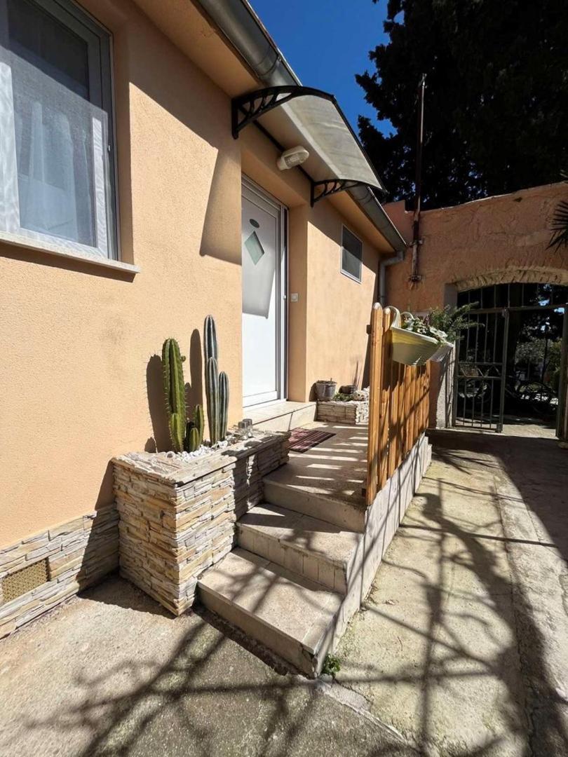 City Centre Apartment With Terrace 2 Pola Esterno foto