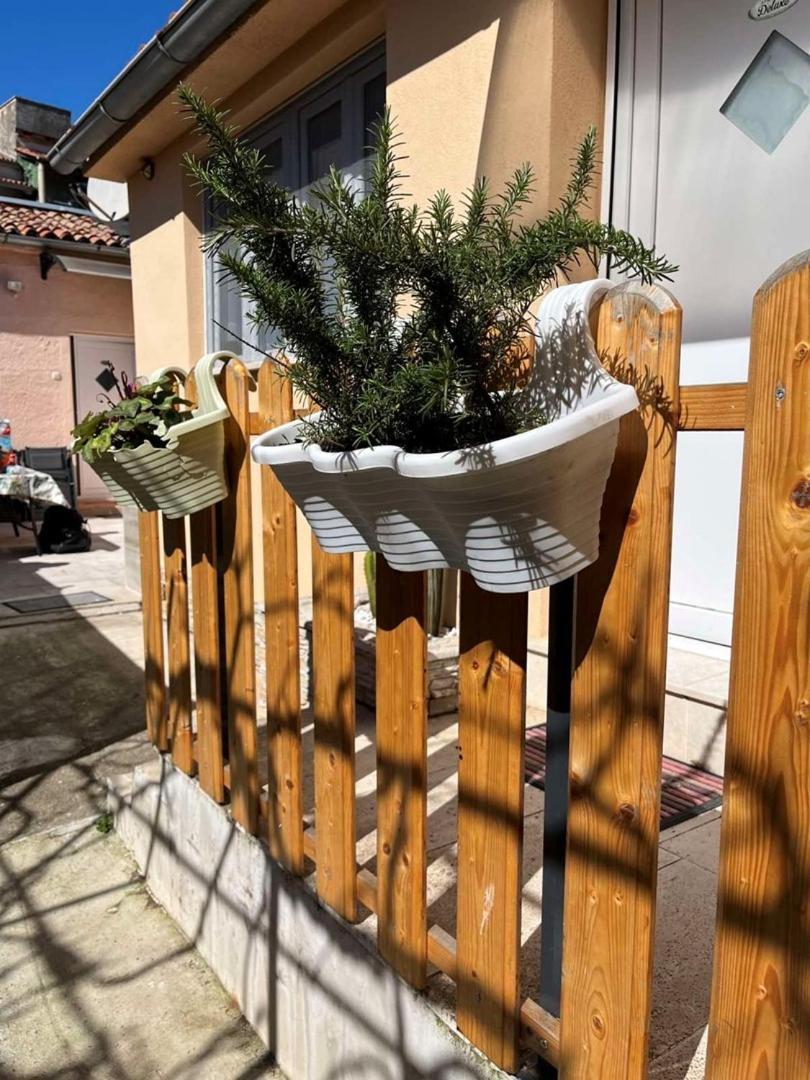 City Centre Apartment With Terrace 2 Pola Esterno foto